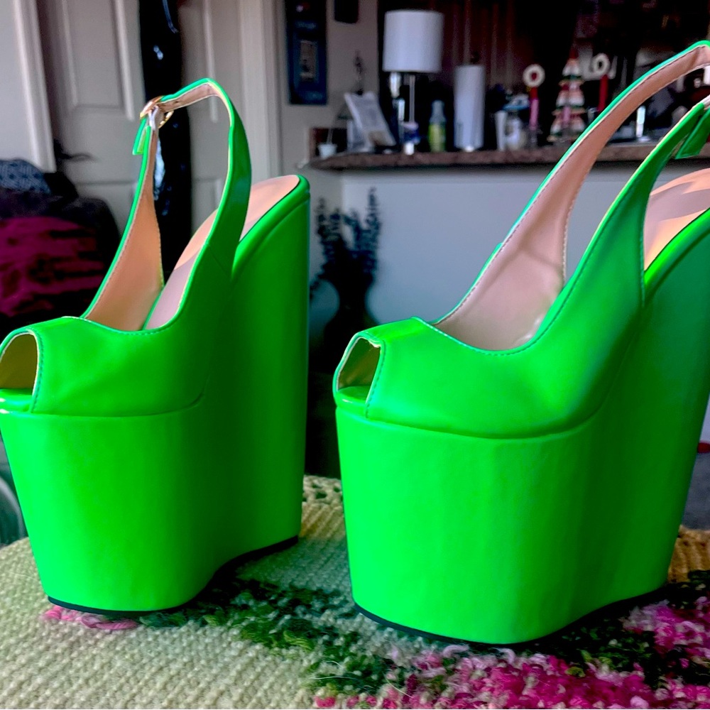 Cool green 22cm sling backs necer worn very sexy and sky high